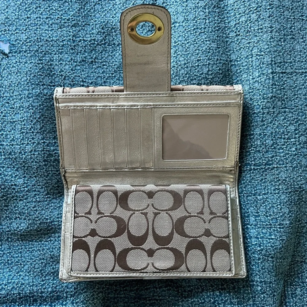 Large Coach Wallet - Picture 4 of 8